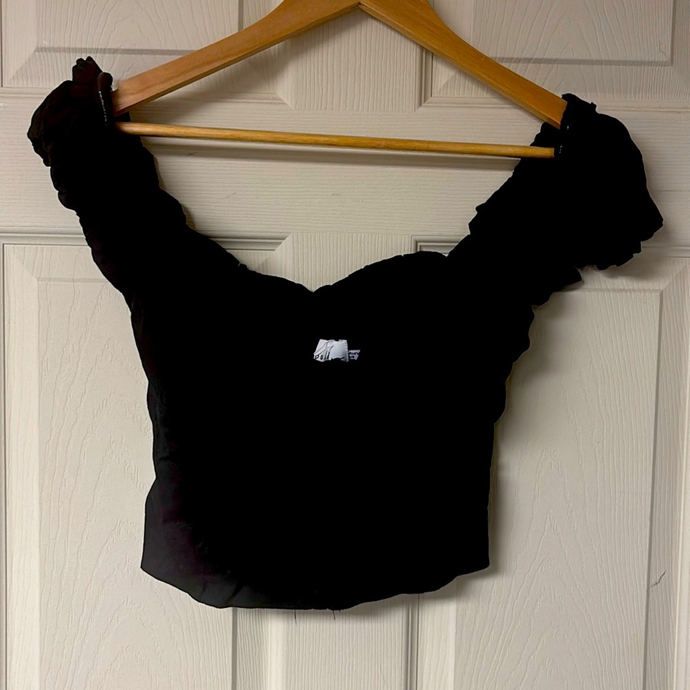 Polly Size 6 black top